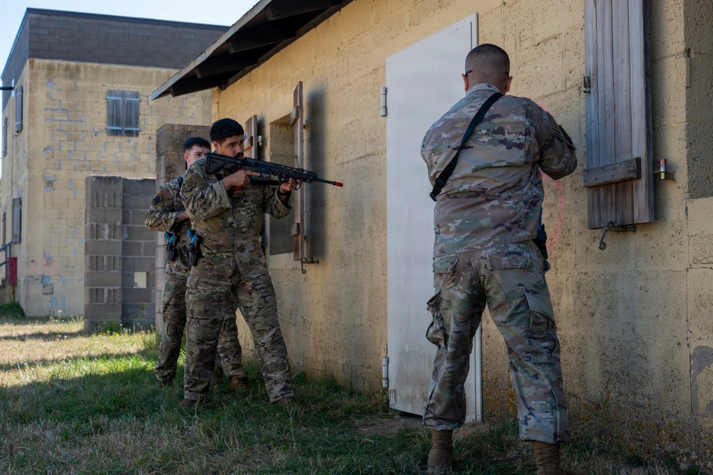 U.S. Airmen conduct bilateral tactical training with German law enforcement