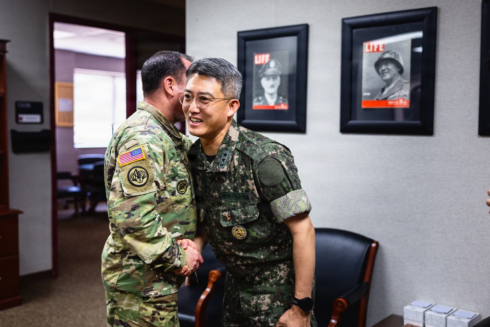 86th Training Division Hosts Republic of Korea Army Leaders at WAREX26