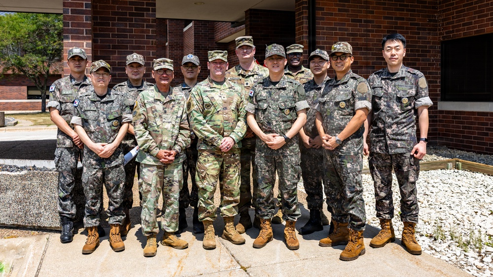 86th Training Division Hosts Republic of Korea Army Leaders at WAREX26