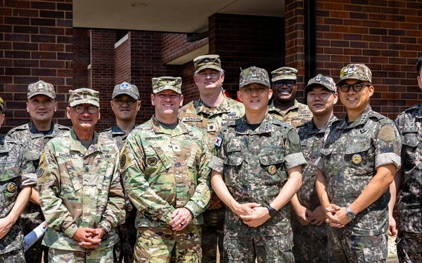 86th Training Division Hosts Republic of Korea Army Leaders at WAREX26