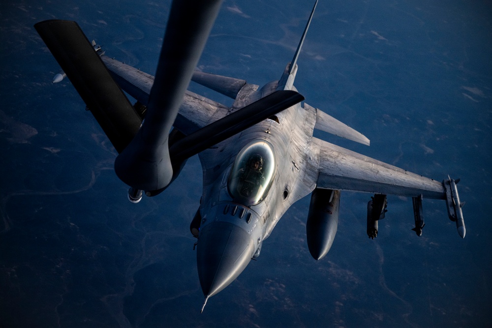 KC-135 refuels F-16s during patrol in CENTCOM AOR