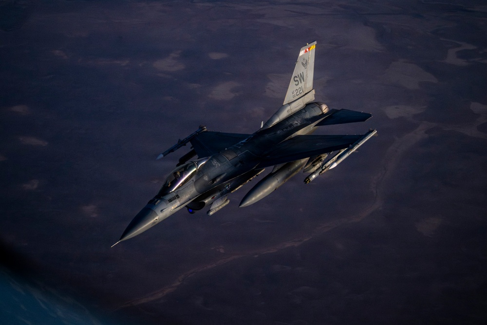 KC-135 refuels F-16s during patrol in CENTCOM AOR
