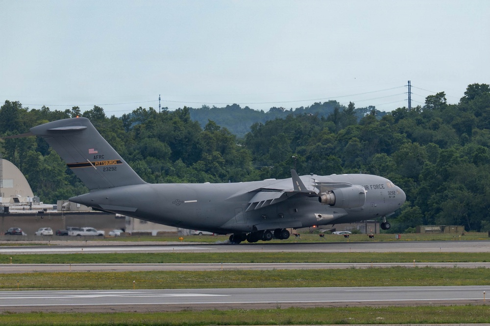 C-17 landing