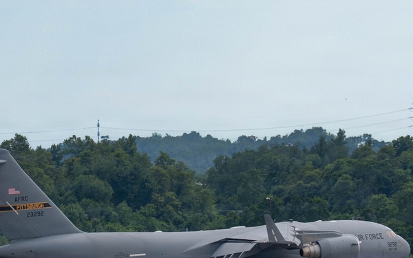 C-17 landing