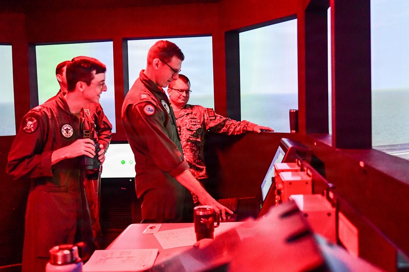 USS Carl Vinson (CVN 70) Sailors conducts navigation simulation