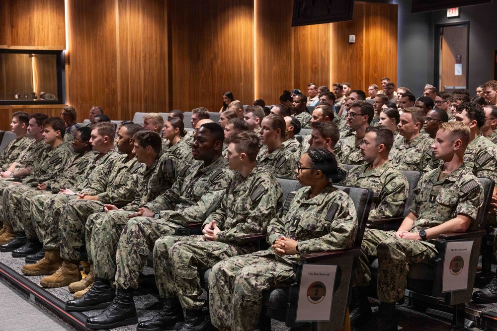 Sailors Graduate from Basic Division Officer Course
