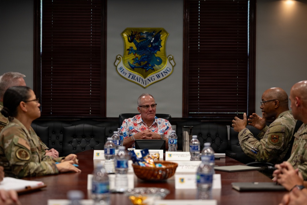 Honorable Dave Weinberg visits Keesler