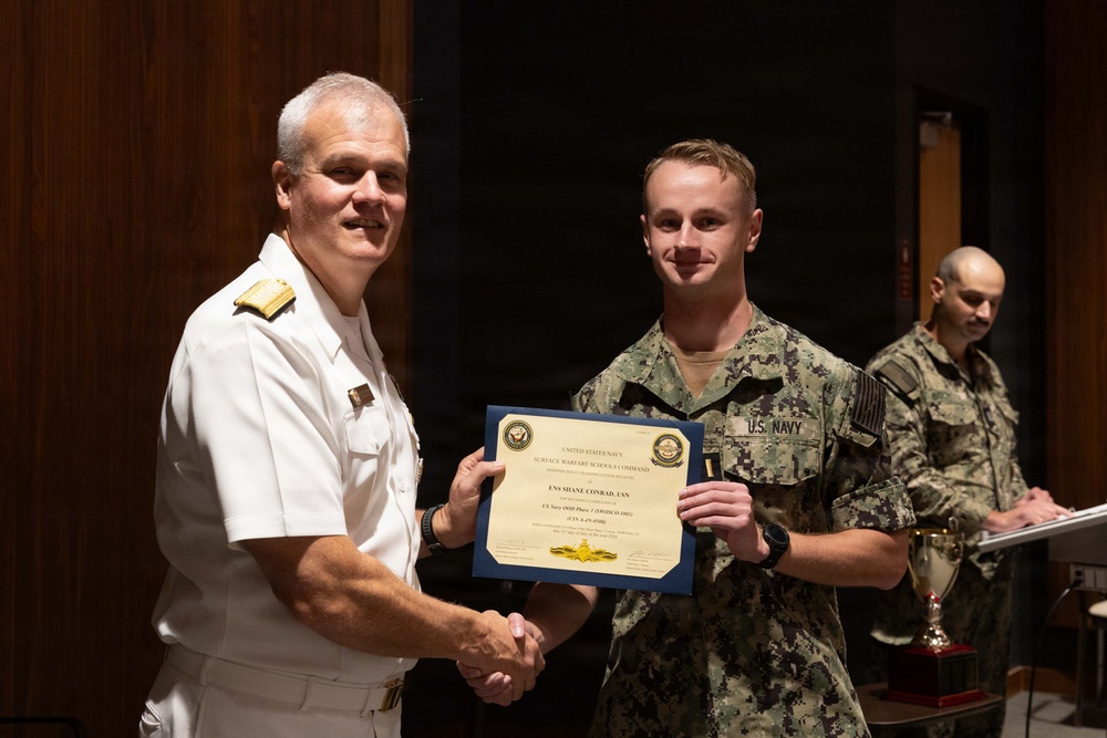 Sailors Graduate from Basic Division Officer Course