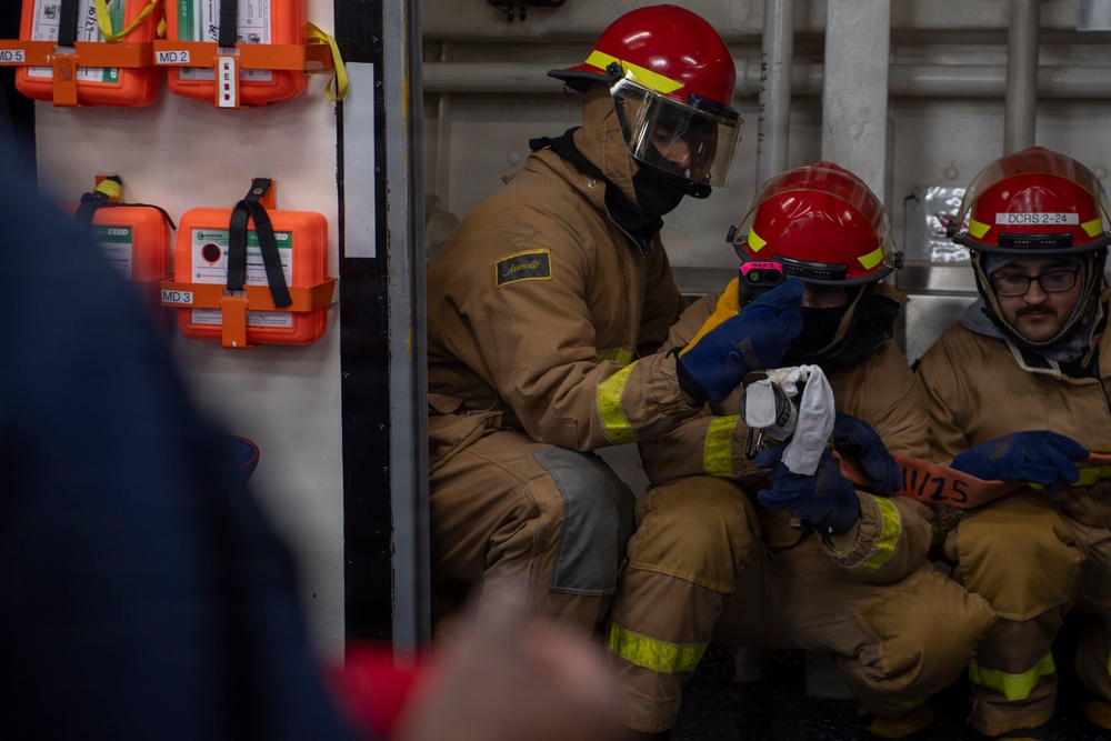 USS Mahan Conducts General Quarters Drill