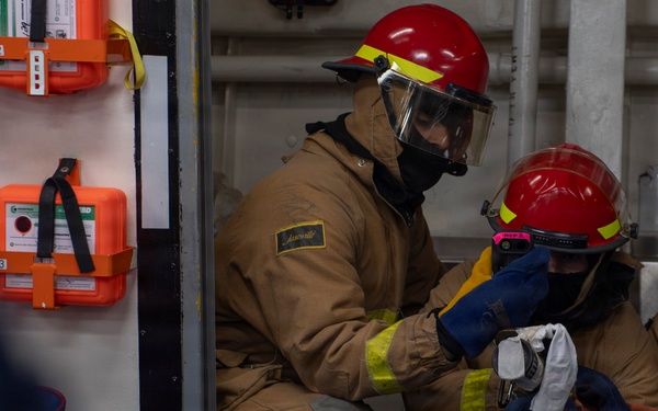 USS Mahan Conducts General Quarters Drill