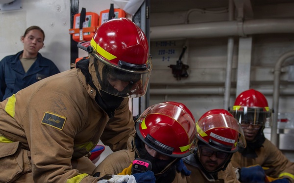 USS Mahan Conducts General Quarters Drill
