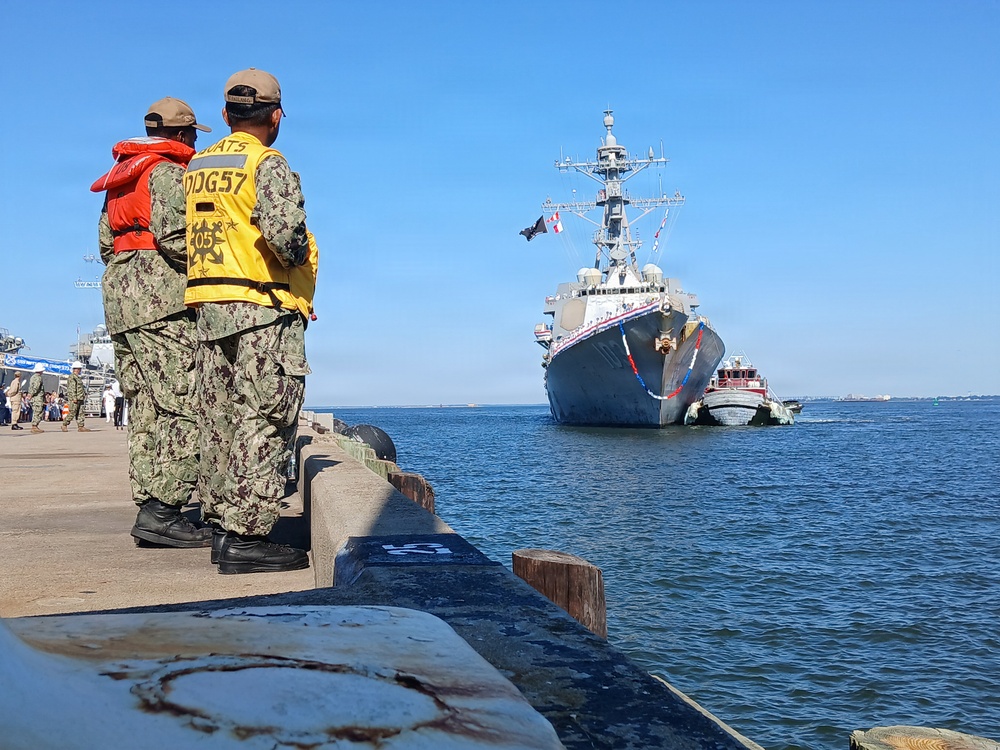 USS Truxtun returns to Naval Station Norfolk from Deployment to U.S. 4th, 5th, and 6th Fleet