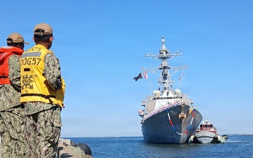 USS Truxtun returns to Naval Station Norfolk from Deployment to U.S. 4th, 5th, and 6th Fleet