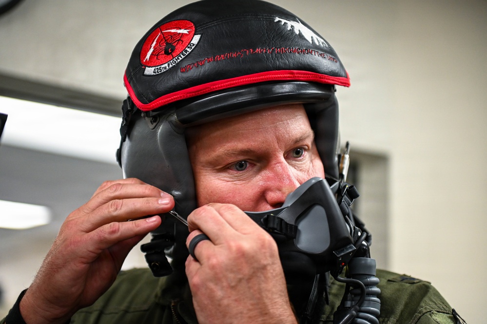 56 FW commander joins Singaporean 425 FS immersion
