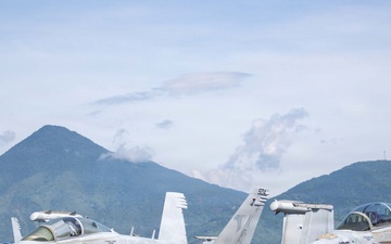 George Washington arrives in Da Nang, Vietnam