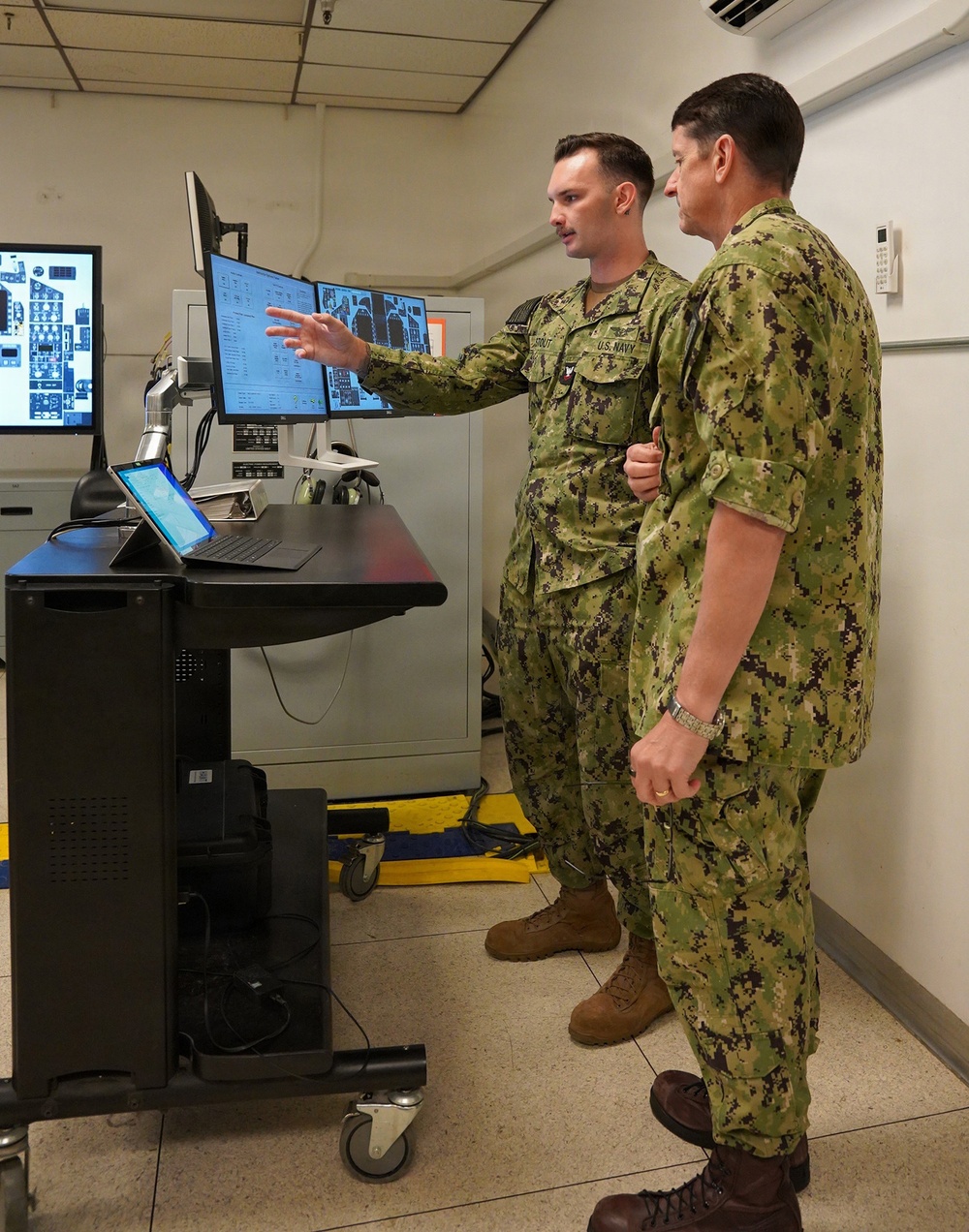 NETC commander visits CNATT Unit Lemoore