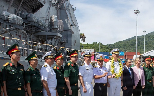 George Washington Carrier Strike Group Commanders Attend Arrival Ceremony in Vietnam
