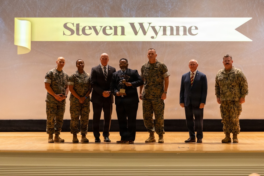 PAE-MC Senior Leaders Recognize Elite Marines and Civilians