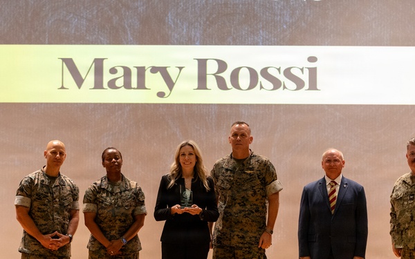 PAE-MC Senior Leaders Recognize Elite Marines and Civilians