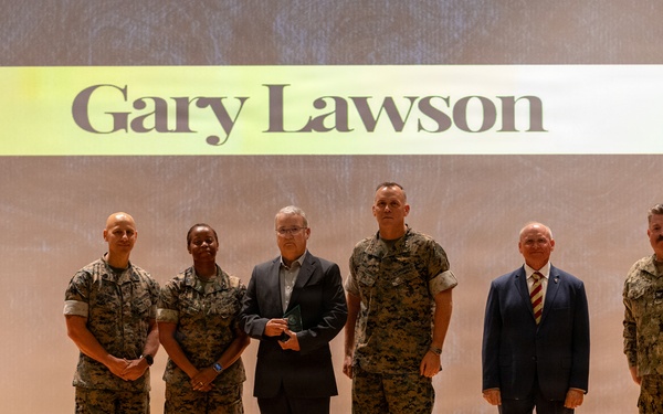 PAE-MC Senior Leaders Recognize Elite Marines and Civilians