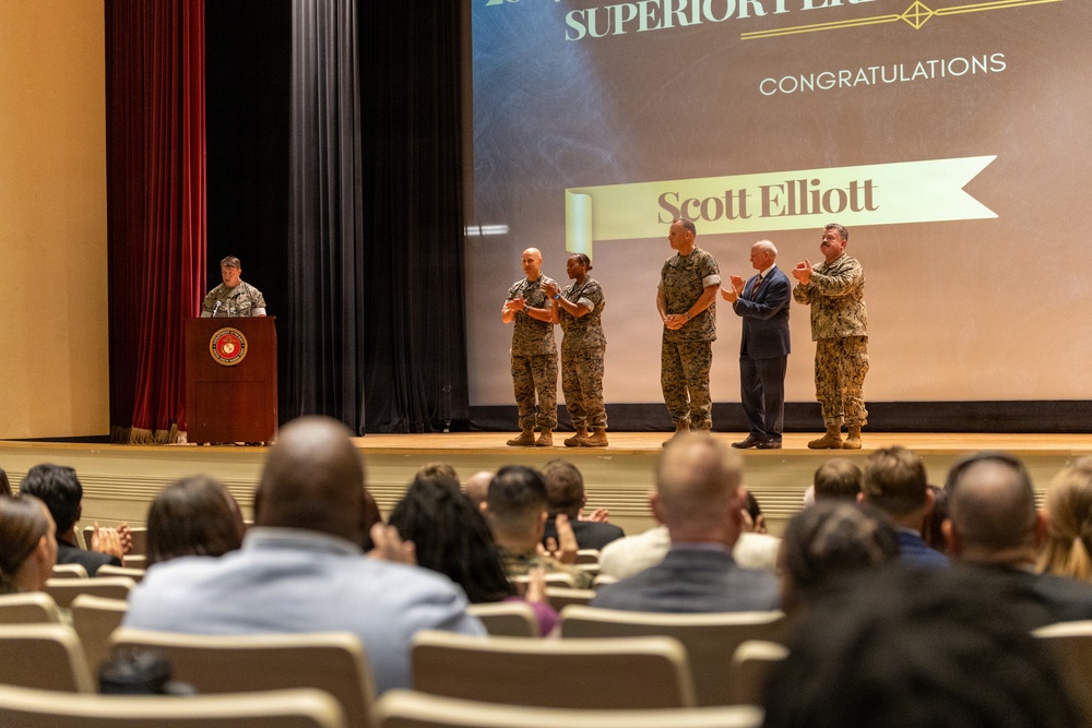 PAE-MC Senior Leaders Recognize Elite Marines and Civilians