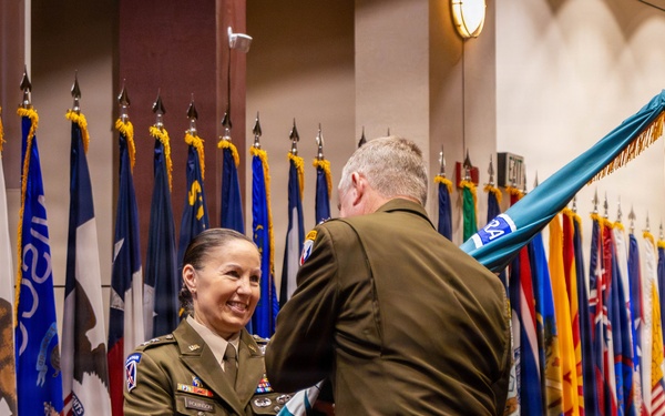 Robinson relinquishes command of AMCOM, retires after 32 years