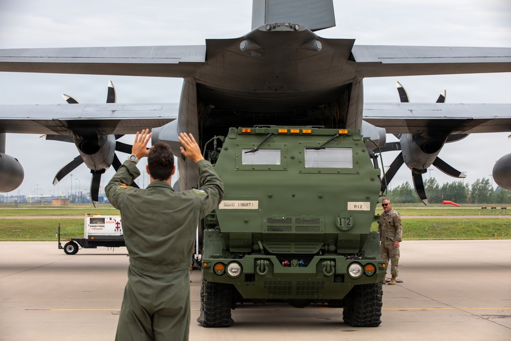 South Dakota RTI, Minnesota Air National Guard strengthen HIMARS deployment readiness through joint airlift training