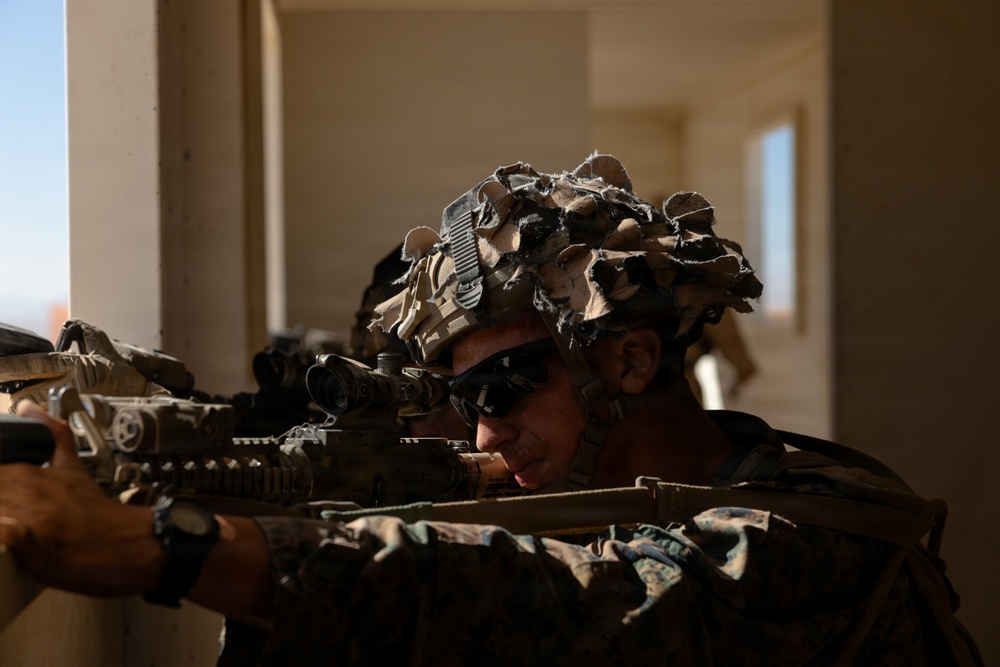 2/1 conducts an Urban Assault during SLTE 4-26