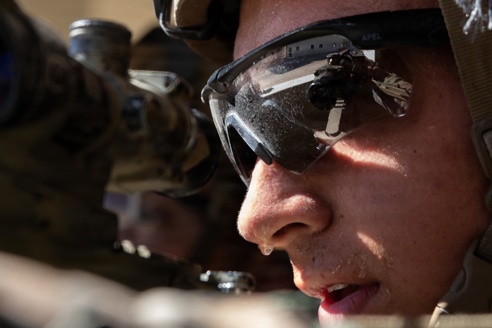 2/1 conducts an Urban Assault during SLTE 4-26