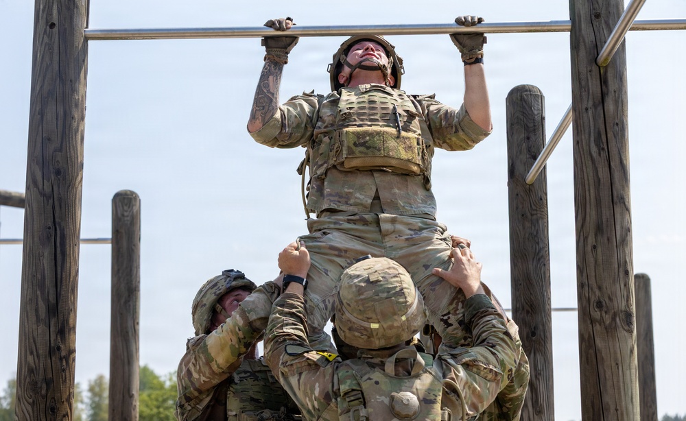 U.S. Army Europe and Africa Best Squad Competitors Take on Iron Challenge