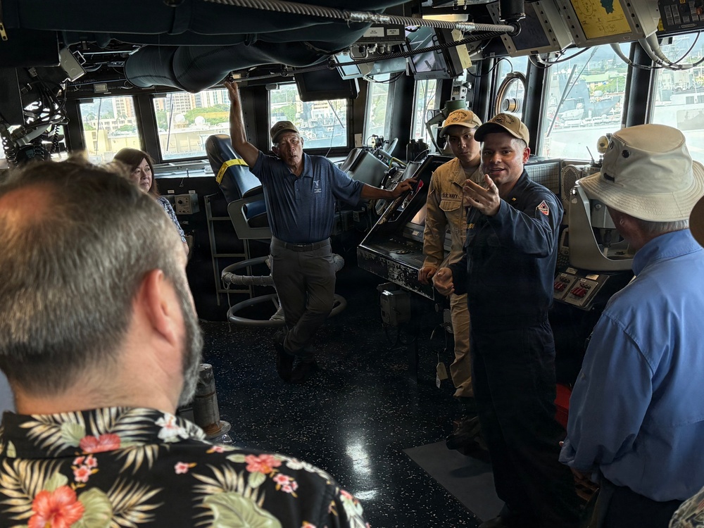 USS Daniel Inouye hosts Navy League of the United States Honolulu Council