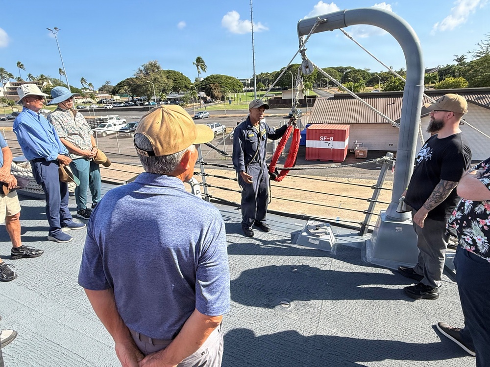 USS Daniel Inouye hosts Navy League of the United States Honolulu Council