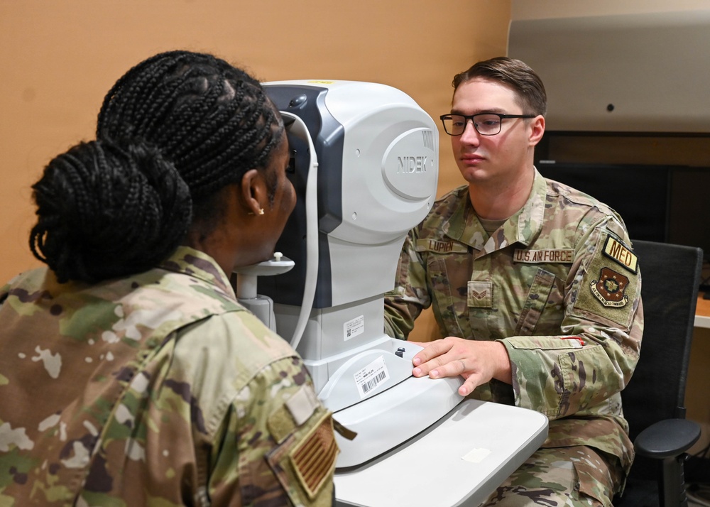 Luke Airmen's readiness saves veteran’s life