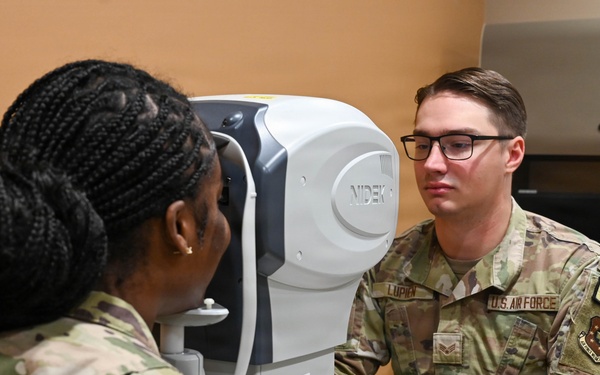Luke Airmen's readiness saves veteran’s life