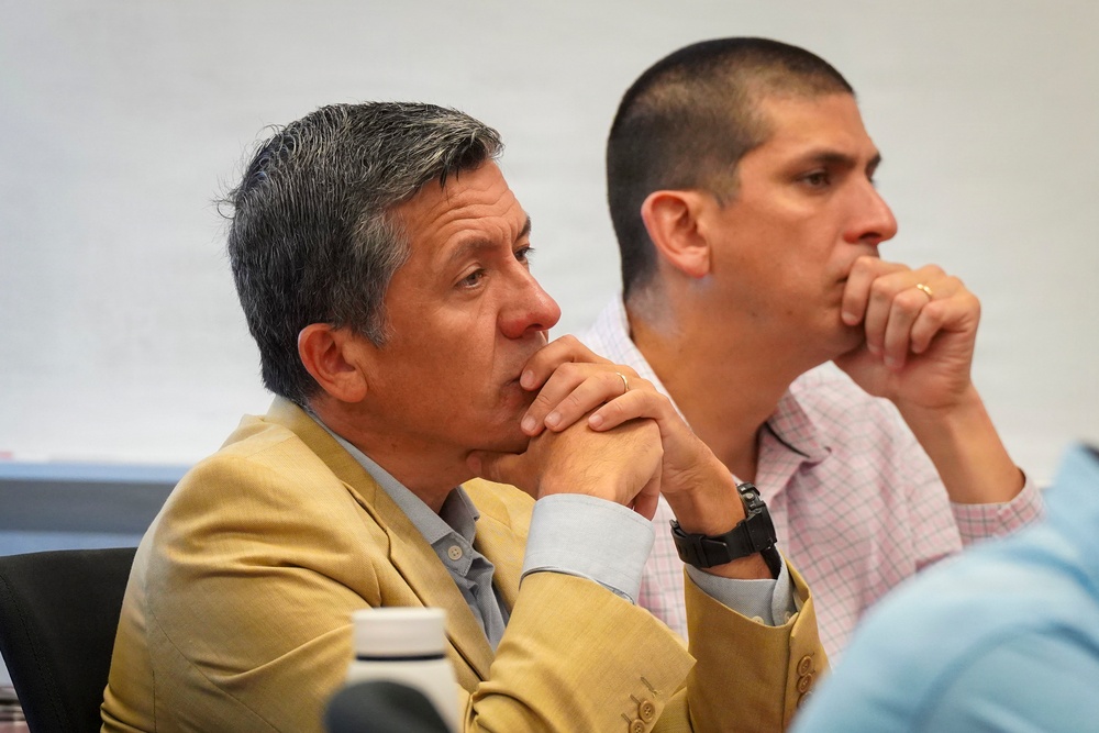 U.S. Naval War College students and faculty discuss uses, potential of artificial intelligence