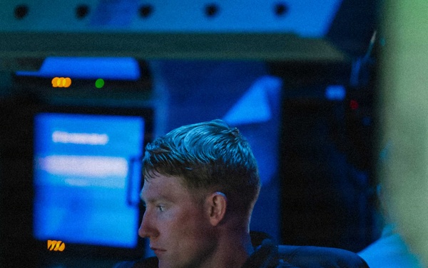 Combat Information Center Aboard USS Mason (DDG 87)