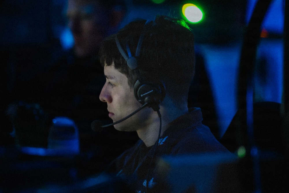 Combat Information Center Aboard USS Mason (DDG 87)