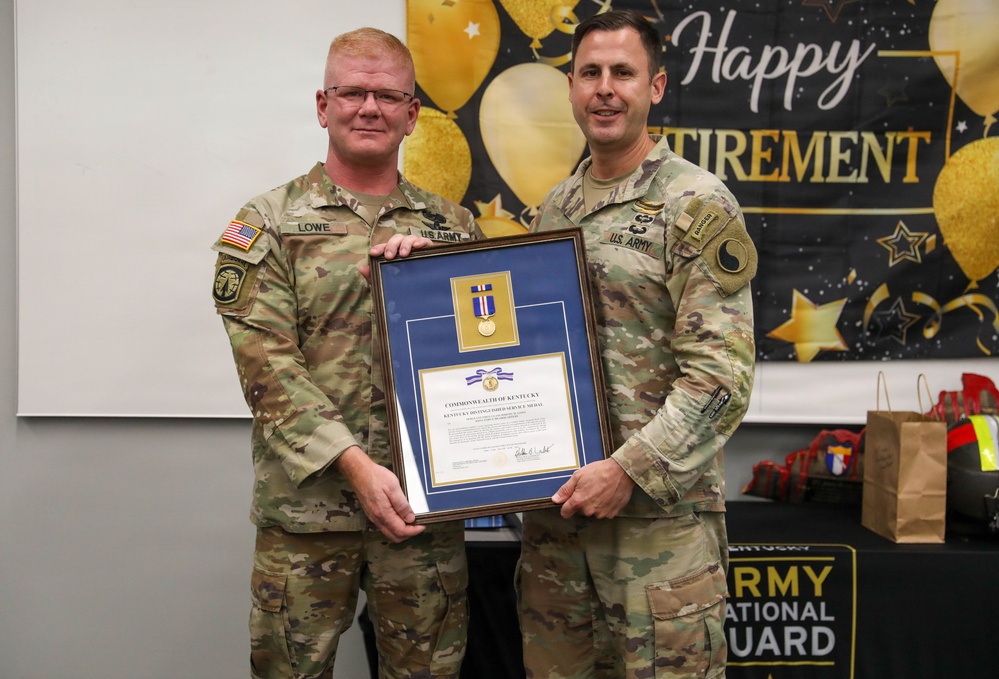 Decorated Kentucky Guard medic retires following career of lifesaving service