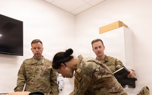 139th Medical Group, Detachment 1, train with University of Missouri-Kansas City (UMKC) students