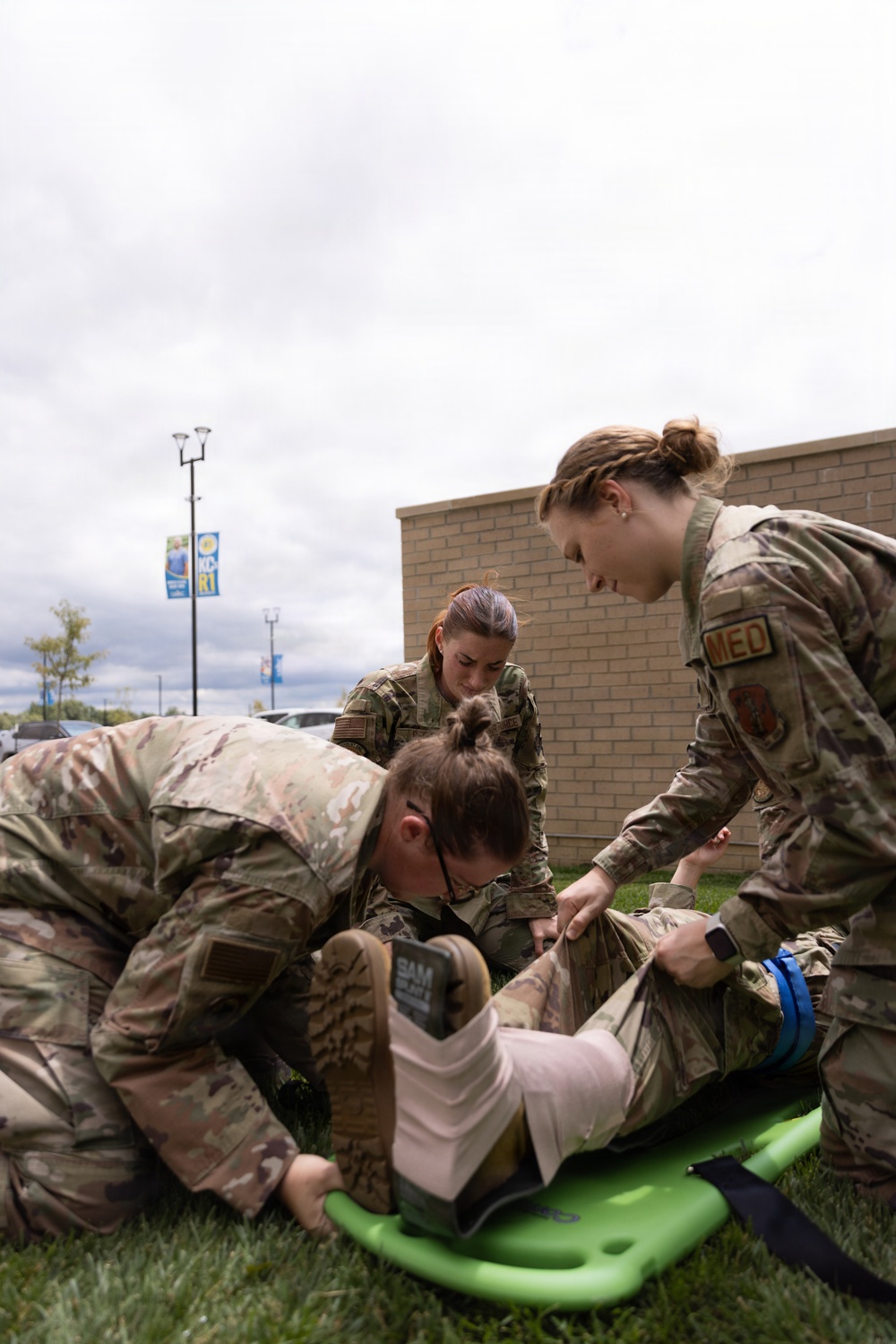 139th Medical Group, Detachment 1, train with University of Missouri-Kansas City (UMKC) students