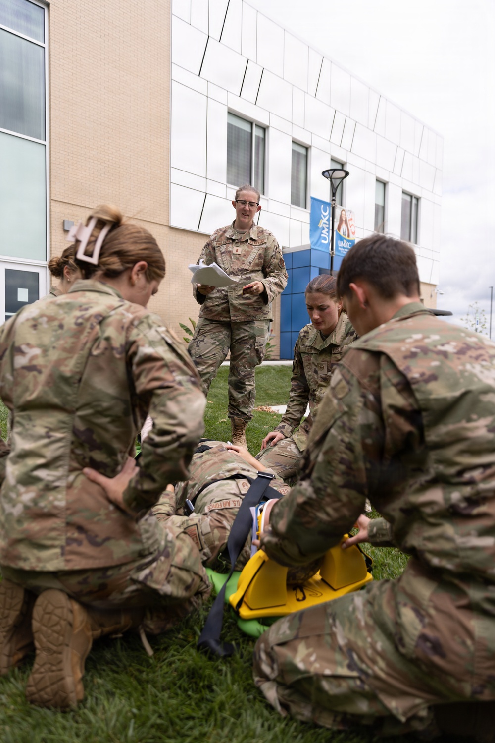139th Medical Group, Detachment 1, train with University of Missouri-Kansas City (UMKC) students