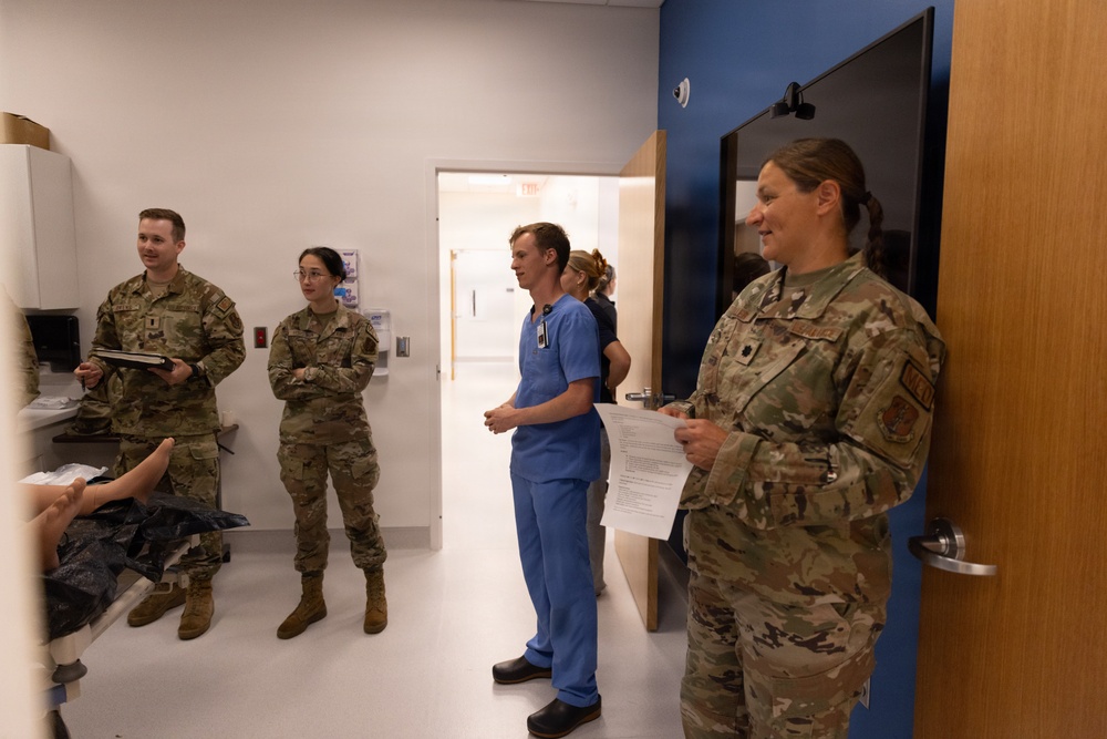 139th Medical Group, Detachment 1, train with University of Missouri-Kansas City (UMKC) students