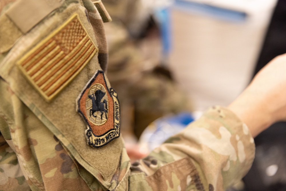 139th Medical Group, Detachment 1, train with University of Missouri-Kansas City (UMKC) students