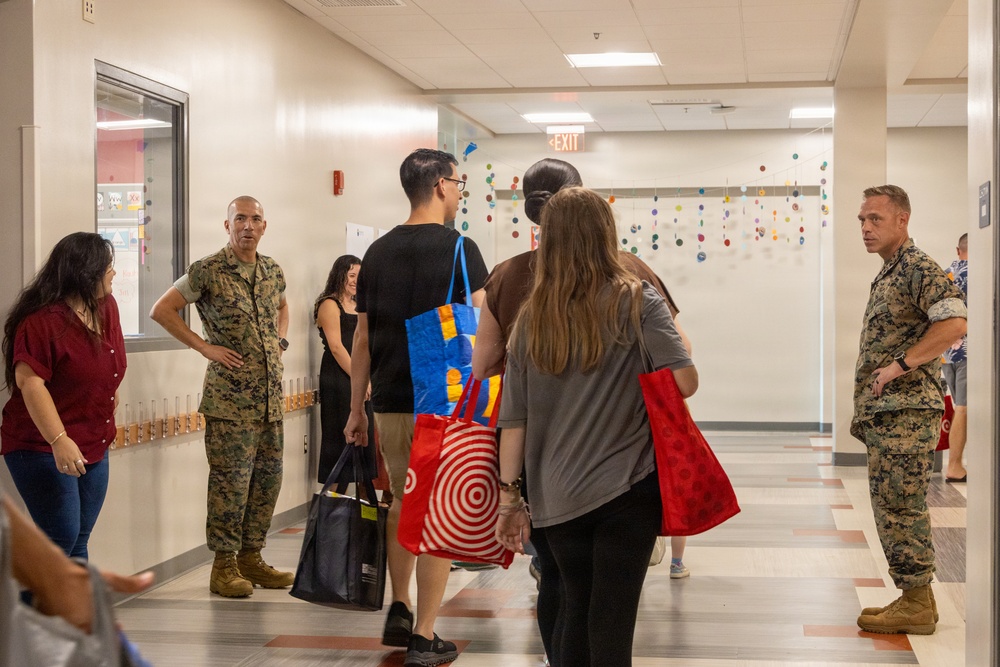 Newly-Built Mokapu Elementary School Hosts Back to School Event Aboard MCBH