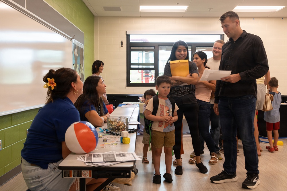 Newly-Built Mokapu Elementary School Hosts Back to School Event Aboard MCBH