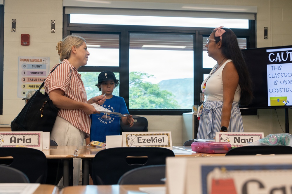 Newly-Built Mokapu Elementary School Hosts Back to School Event Aboard MCBH