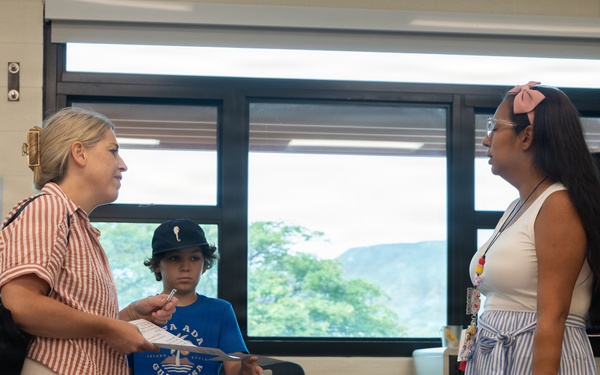 Newly-Built Mokapu Elementary School Hosts Back to School Event Aboard MCBH