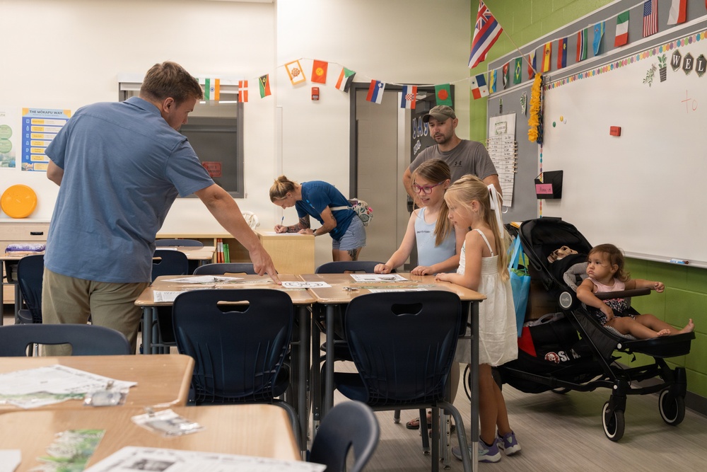 Newly-Built Mokapu Elementary School Hosts Back to School Event Aboard MCBH