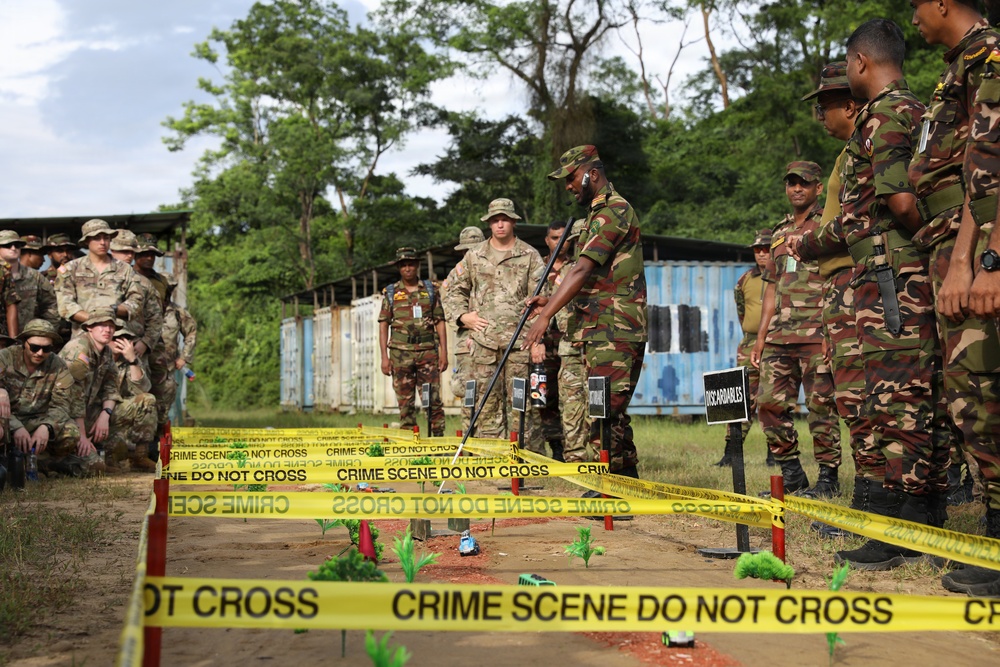 U.S. Army Pacific Soldiers and Bangladesh Army Soldiers Conduct Counterterrorism Training