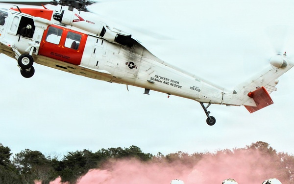 Corpsmen Conduct Live TACEVAC Evolution with NAS Patuxent River SAR DOGS Aircrew